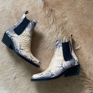 Jeffrey Campbell Boots with box